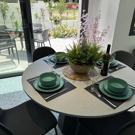 Luxury Maisonette With Terrace Apartmán *