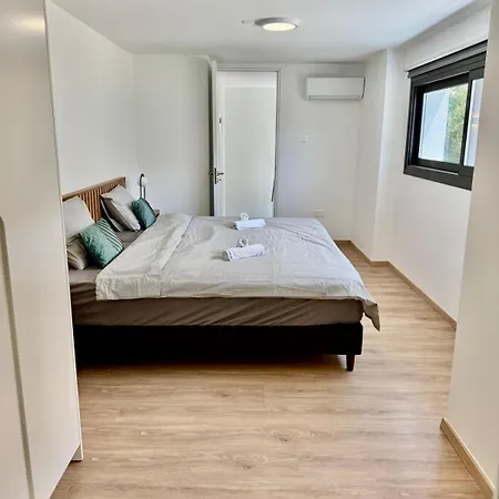 Апартаменты Luxury Maisonette With Terrace Пафос