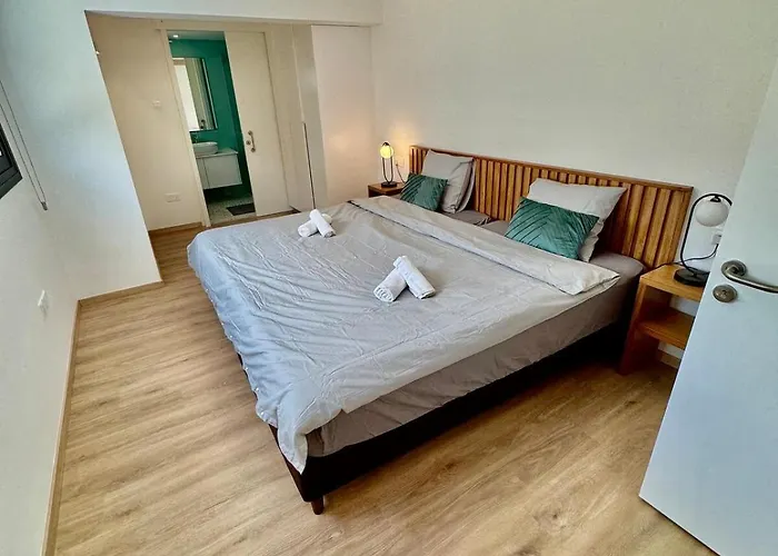 Luxury Maisonette With Terrace Apartment