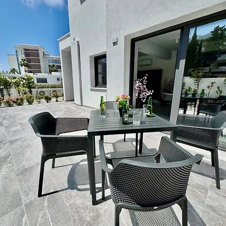 Luxury Maisonette With Terrace Apartmán Paphos