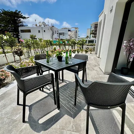 Luxury Maisonette With Terrace Apartmán *