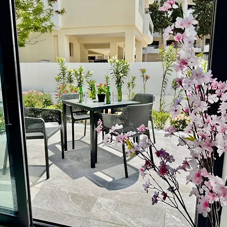 Luxury Maisonette With Terrace *