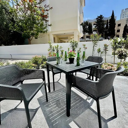 Luxury Maisonette With Terrace Apartmán