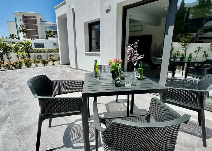 Luxury Maisonette With Terrace Apartamento Paphos