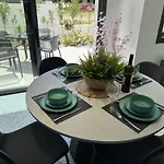 Luxury Maisonette With Terrace アパート *
